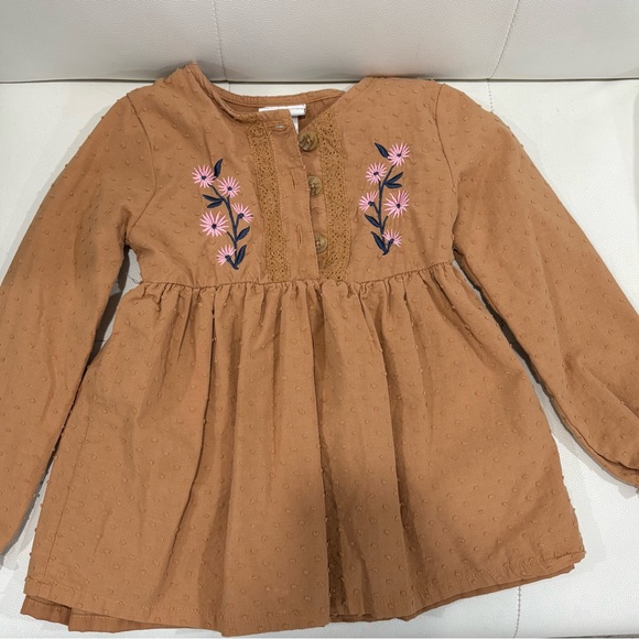 Daisy Fuentes Other - Daisy Fuentes Tan Textured Dress with Pink Floral Embroidery